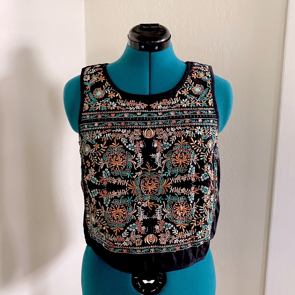 Anthropologie embroidered cropped vest
